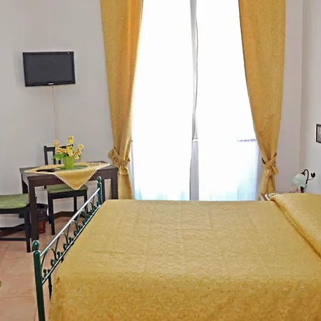 Bed & Breakfast A Castel Capuano 3*