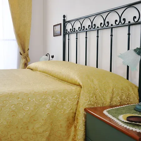 A Castel Capuano Bed & Breakfast 3*